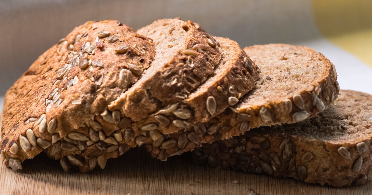 You can make this bread in an air fryer. You don't need yeast or leaven