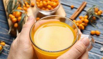 Add it to tea and you will improve your immunity. This is a real wealth of vitamin C