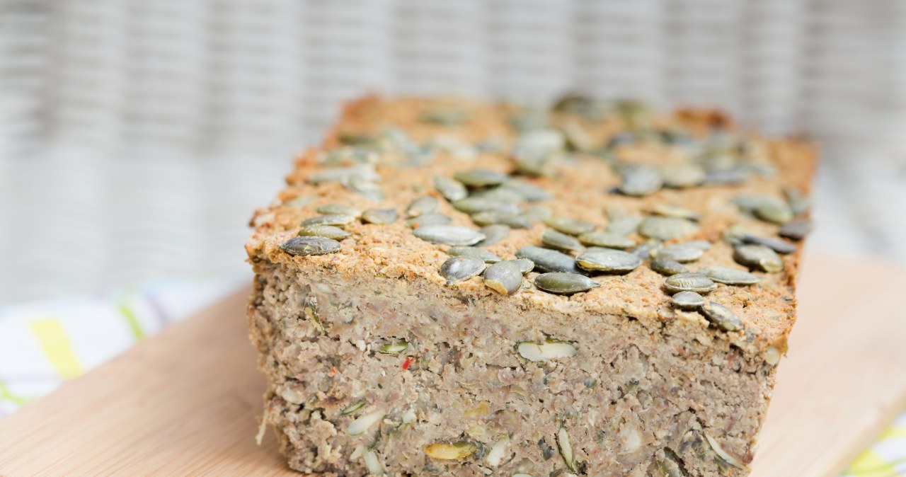 Take millet and healthy seeds. You will prepare a delicious pâté
