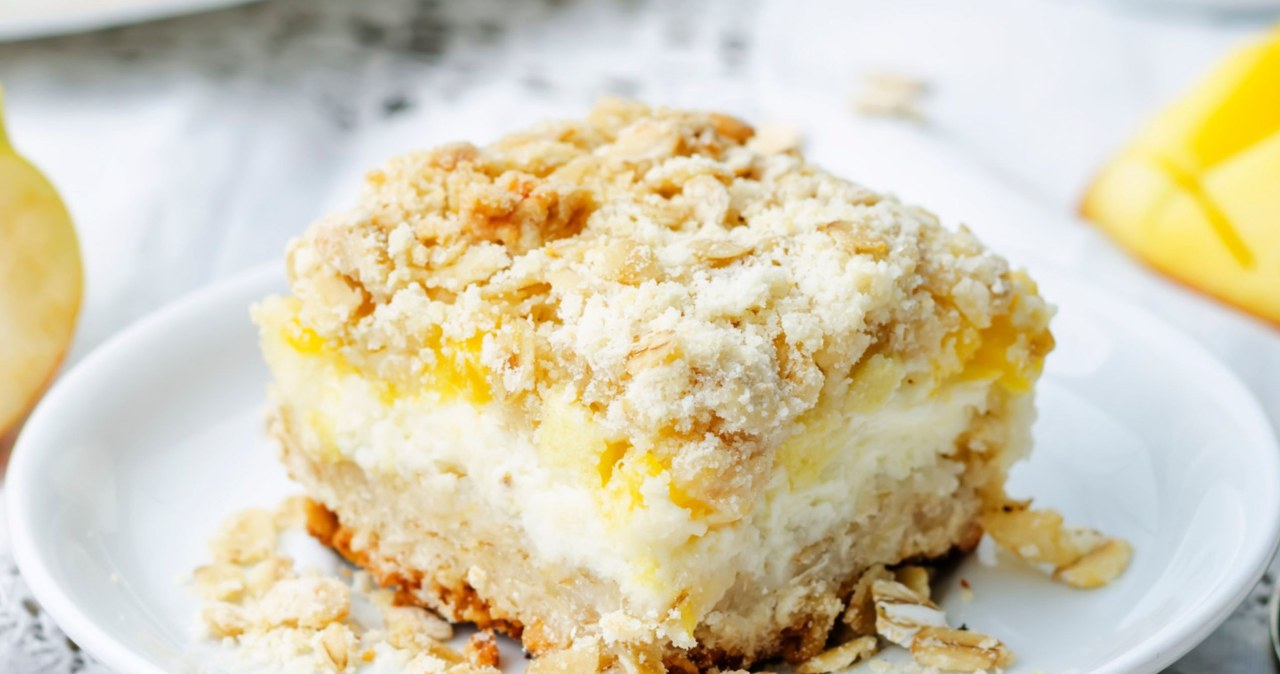 Apple pie cheesecake for an autumn dessert. Guests always ask for the recipe