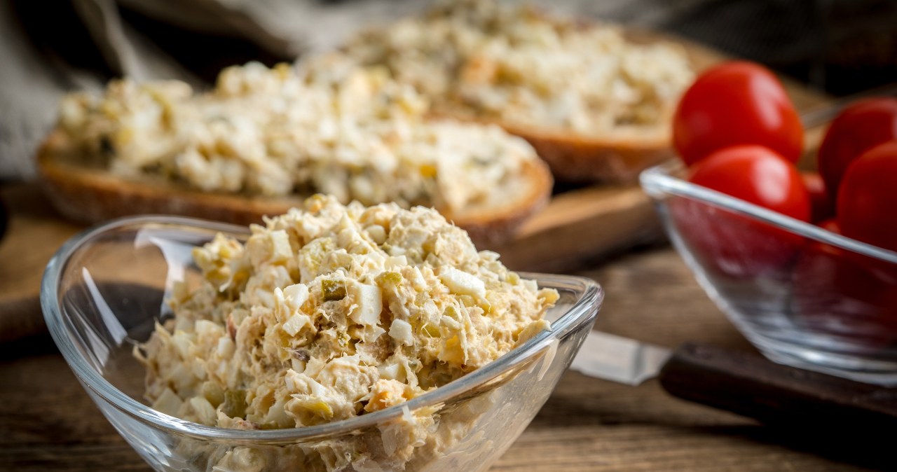 You don't need any butter or cold meat. Sandwich spread has a lot of protein and great additives