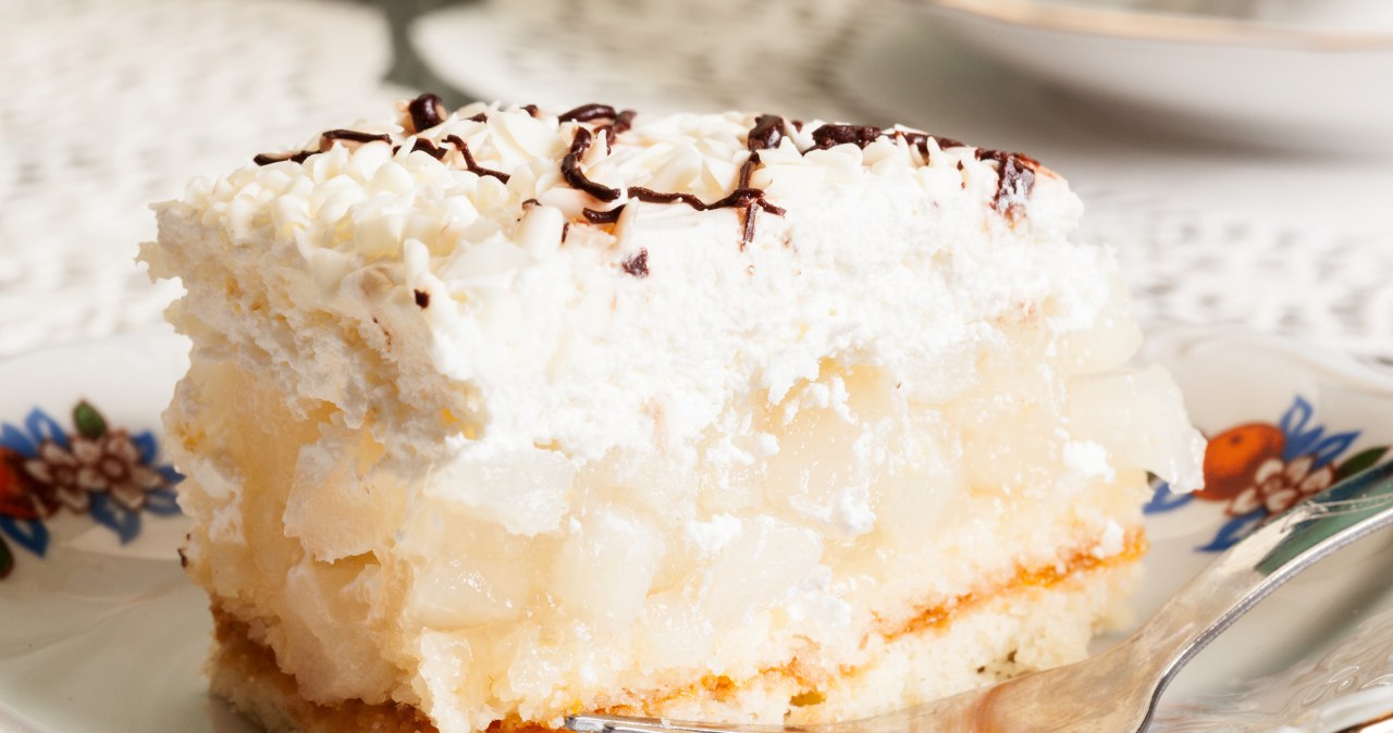 This is one of the most delicate cakes. Recipe for Śnieżna Góra