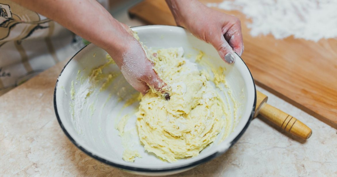 A simple cake for November 11. Just knead all the ingredients in a bowl                
