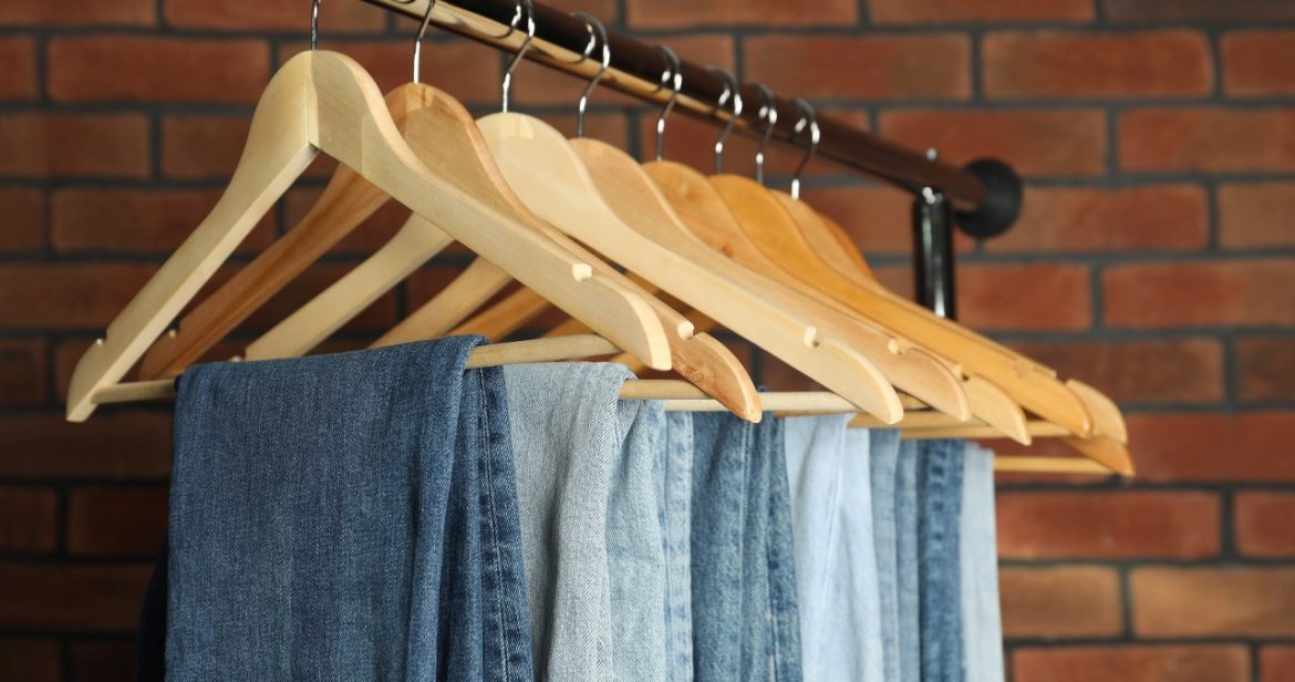 Not black or brown. Pants in this color are the most fashionable this fall                 
