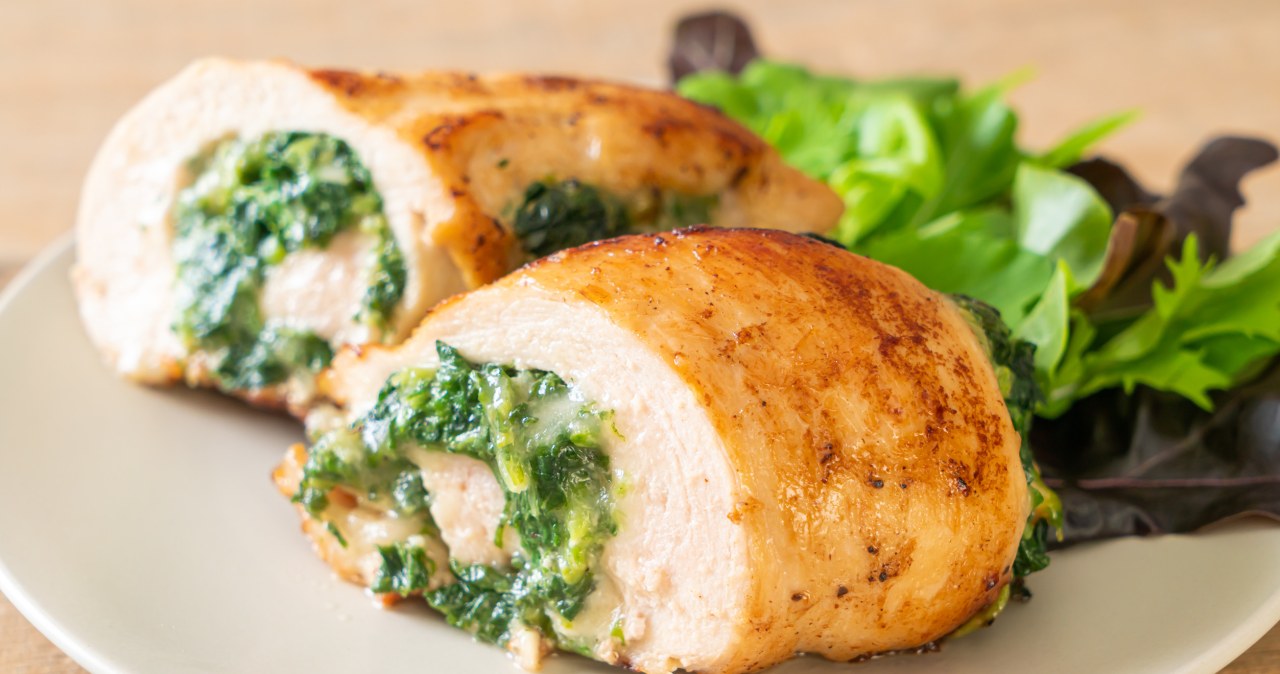 The chicken fillet prepared this way melts in your mouth. The secret is the green stuffing