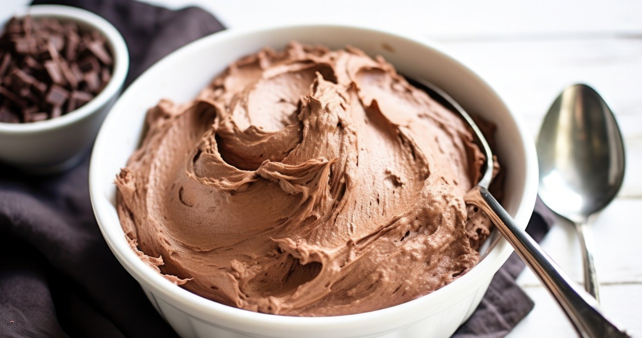 Velvety and fluffy chocolate cream. Everyone dreams of such a dessert