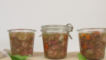 I eat it with fresh bread, it tastes exceptional. My grandmother used to make jelly like this