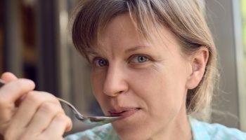 Drink a teaspoon every morning. The heart will be strong and the sugar level will drop