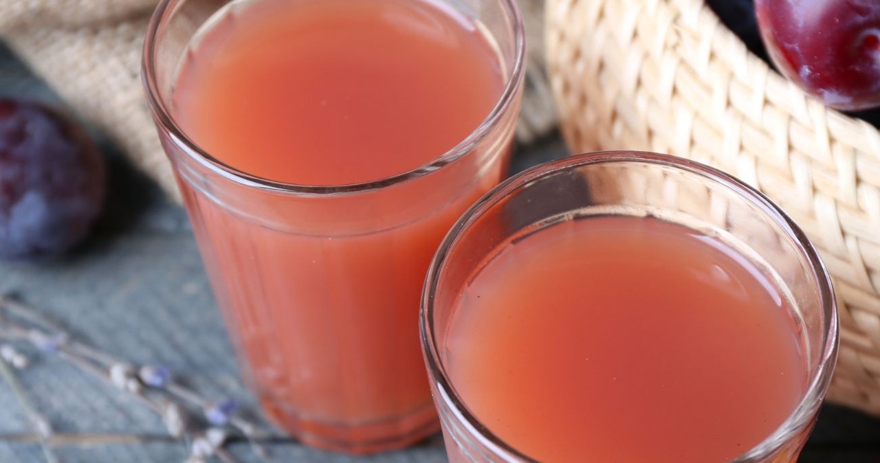 Not currant or grape. Seniors should drink it every day because it prevents atherosclerosis and osteoporosis