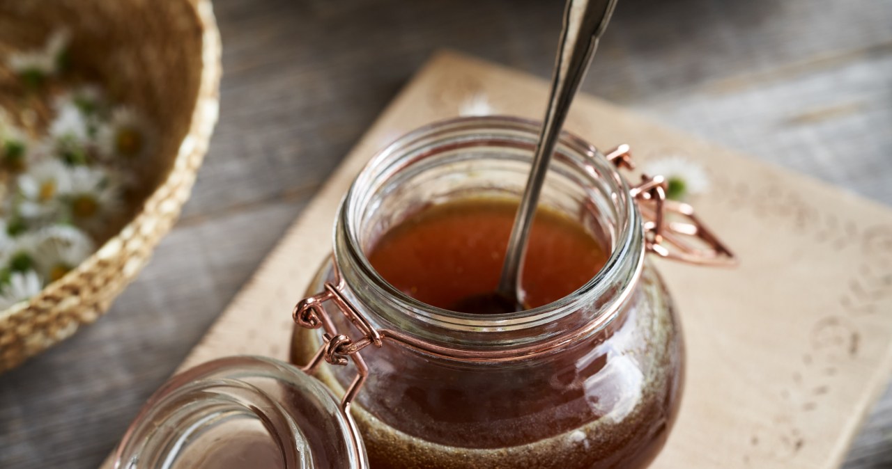 It helps with a tiring cough better than pharmacy products. Only natural ingredients and an amazing scent