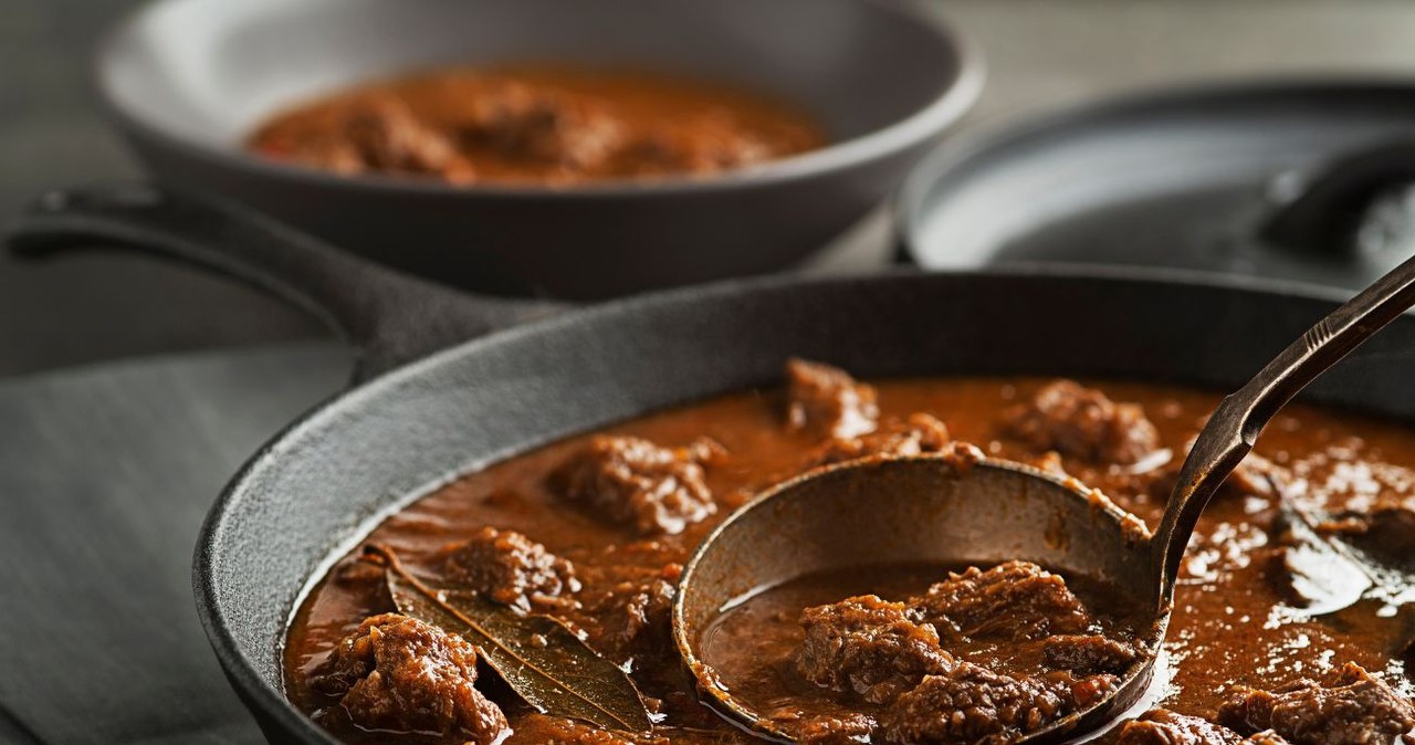 The best chefs have a recipe for soft and delicate goulash. One spoon and the meat melts in your mouth