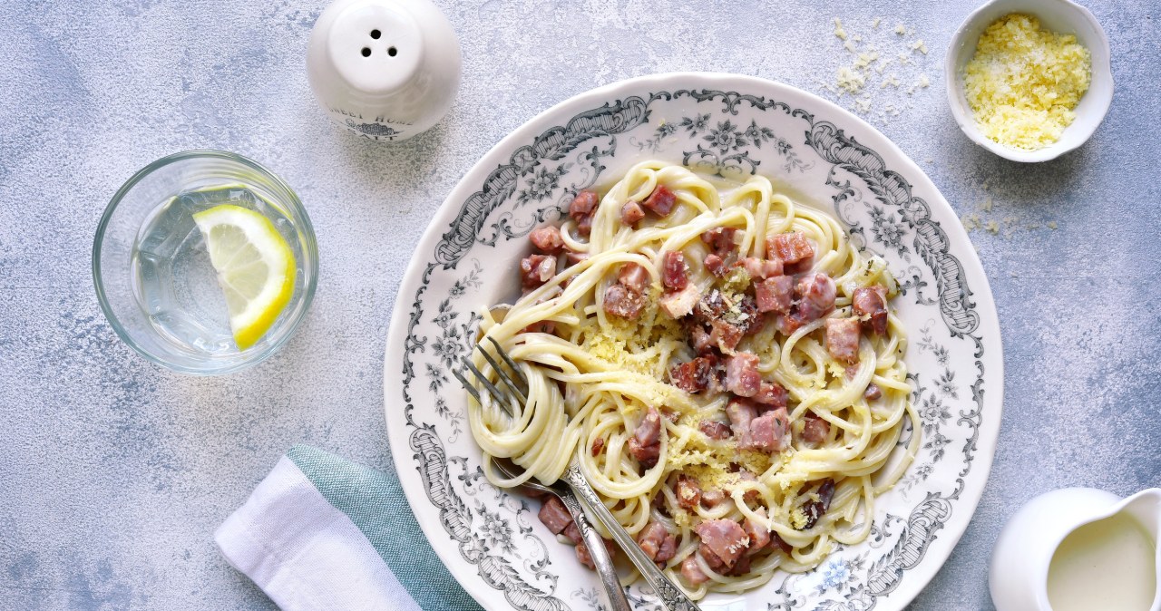 This is one of the most delicious Italian pastas. Make carbonara for dinner