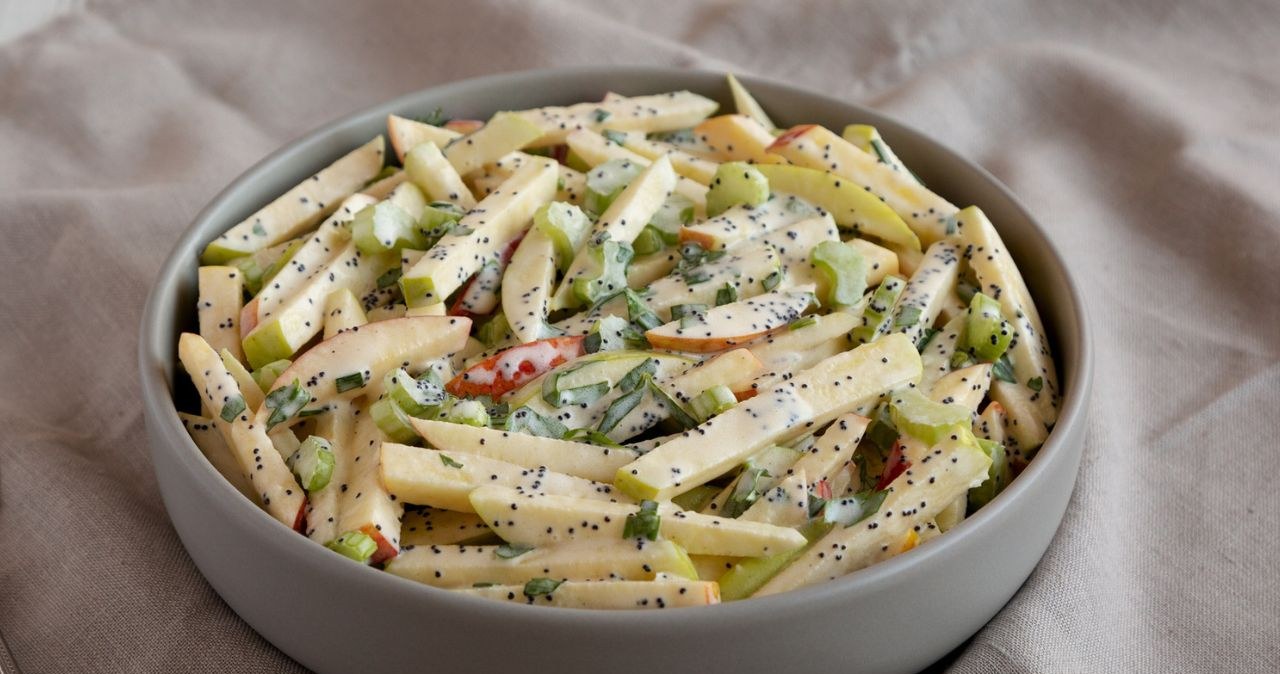 Apple salad in a different way. Crispy and moist, goes well with any dinner