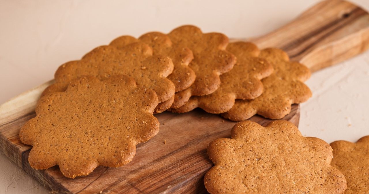 This will be a December hit. As good as gingerbread, but you can make it much faster