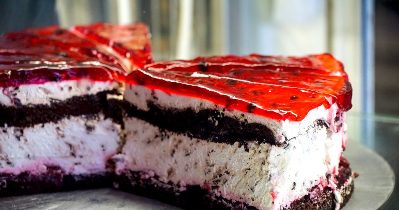 Even your mother-in-law will appreciate this St. Andrew's Day cake. Insanely creamy, with a strong chocolate accent