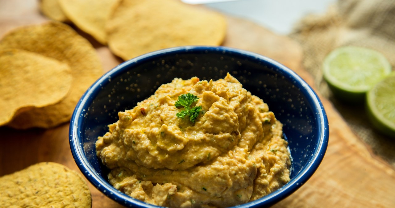 You don't need butter, cheese or cold meats. This paste is rich in protein and tastes amazing