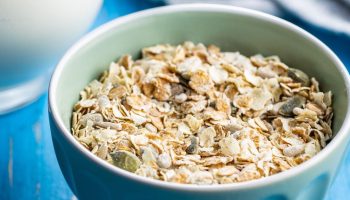Oatmeal for fatty liver. Add a spoonful of power grain and sunny spice to the flakes
