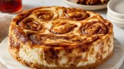 The spicy aroma will waft throughout the entire house. A cake that combines two delicious desserts