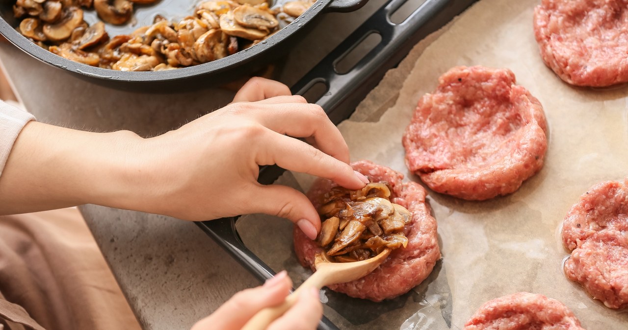 Make lumberjack cutlets, the family will come for dinner without being invited. They are delicious and filling