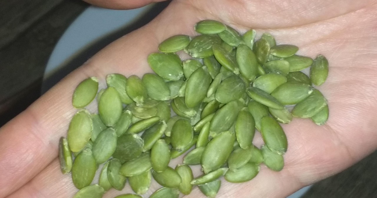 A crunchy snack that reduces stress. It cleanses the intestines, takes care of the heart and helps you sleep better