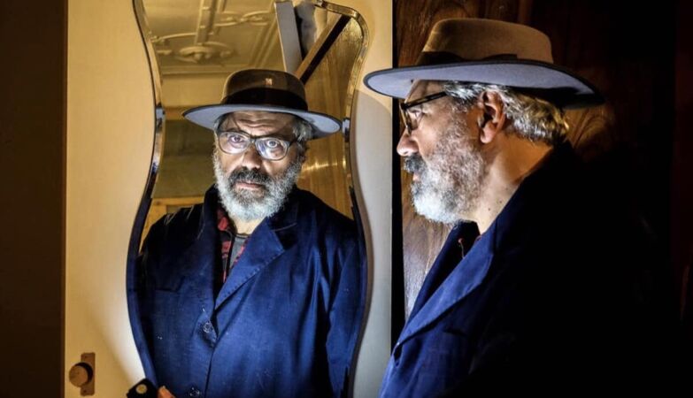 Presidential: Manuel João Vieira promises “a Ferrari, piped wine and a Russian skater for everyone”