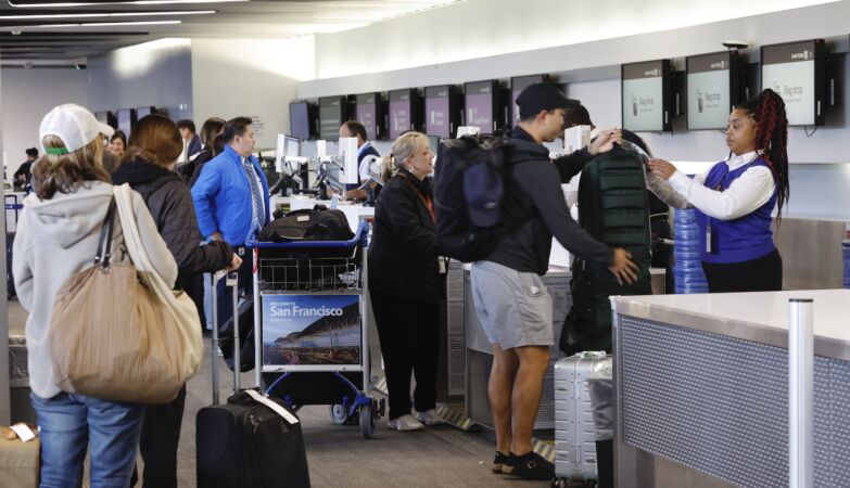It's being worse than expected: cancellations and 4-hour delays at US airports