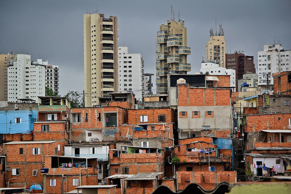 28.5 million Brazilians live under the control of criminal organizations