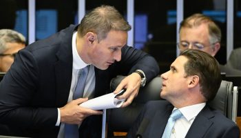 direita-sem-cabeca,-sem-comando,-sem-projeto-para-o-pais-e-dividida