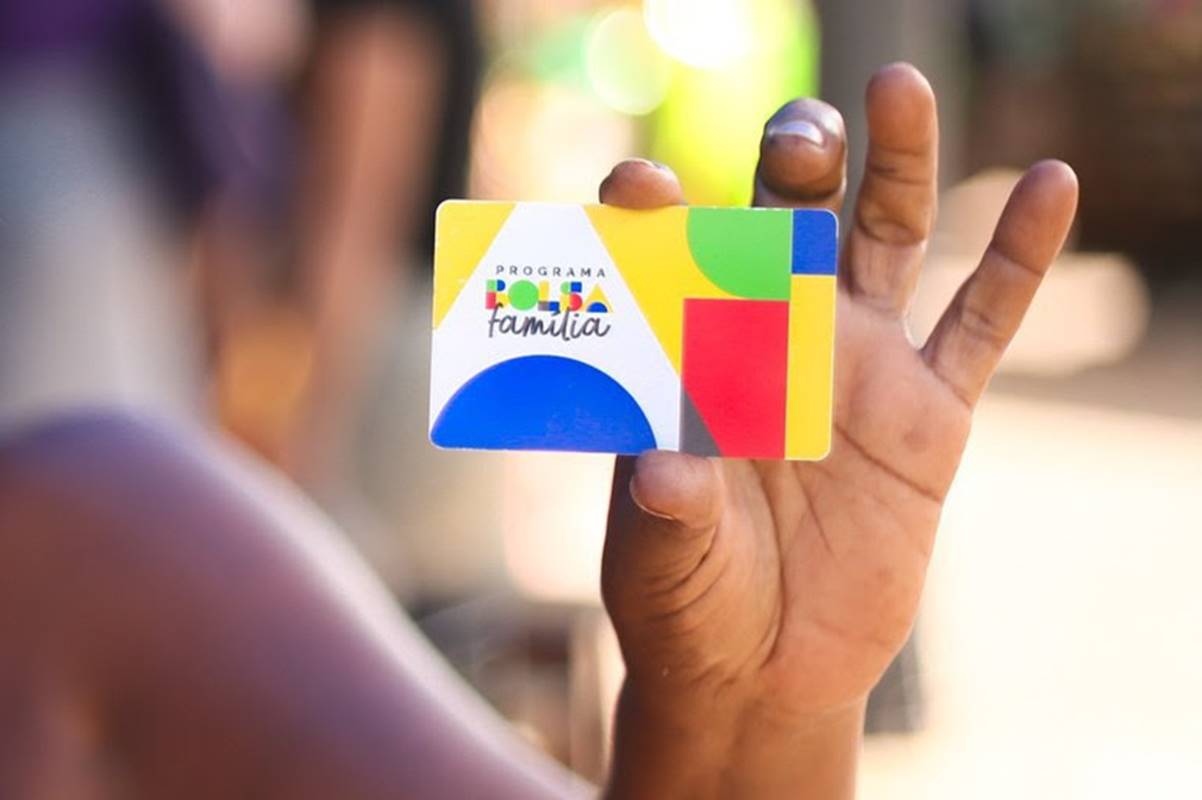 caixa-comeca-a-pagar-bolsa-familia-de-novembro;-confira-o-calendario