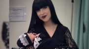 mae-gotica-de-sp-da-a-luz-a-sua-primeira-filha-no-halloween:-“loucura”
