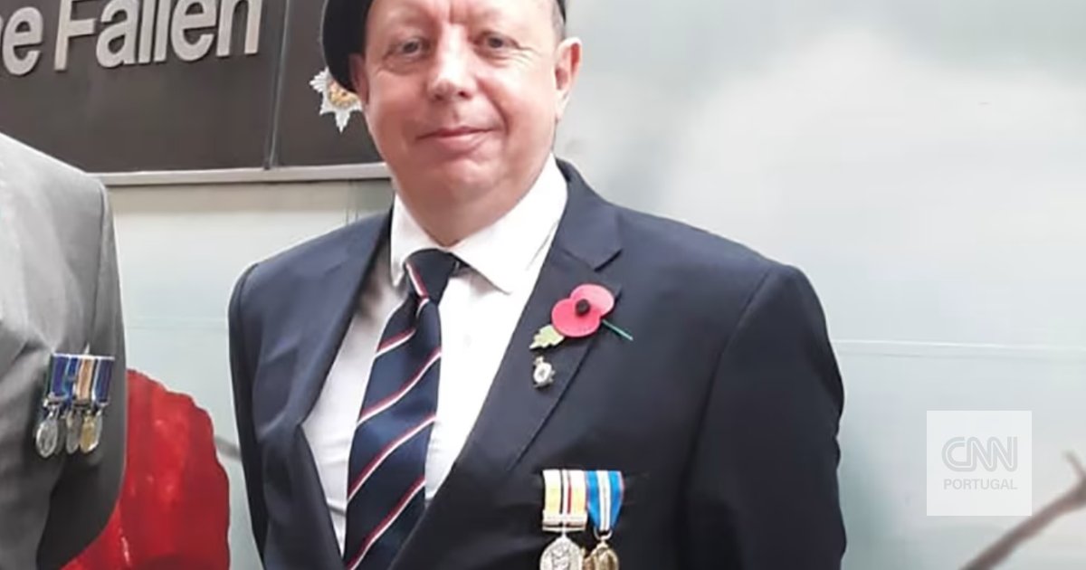 "He confronted the attacker and prevented him from advancing along the convoy." Employee's "heroic" actions saved many lives in knife attack in England