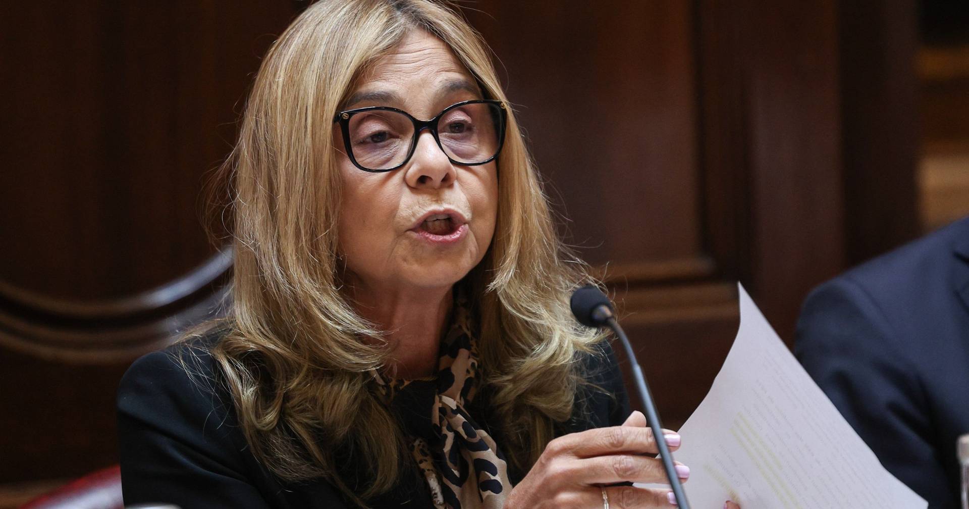 Minister of Health will have asked Luís Montenegro to leave his position