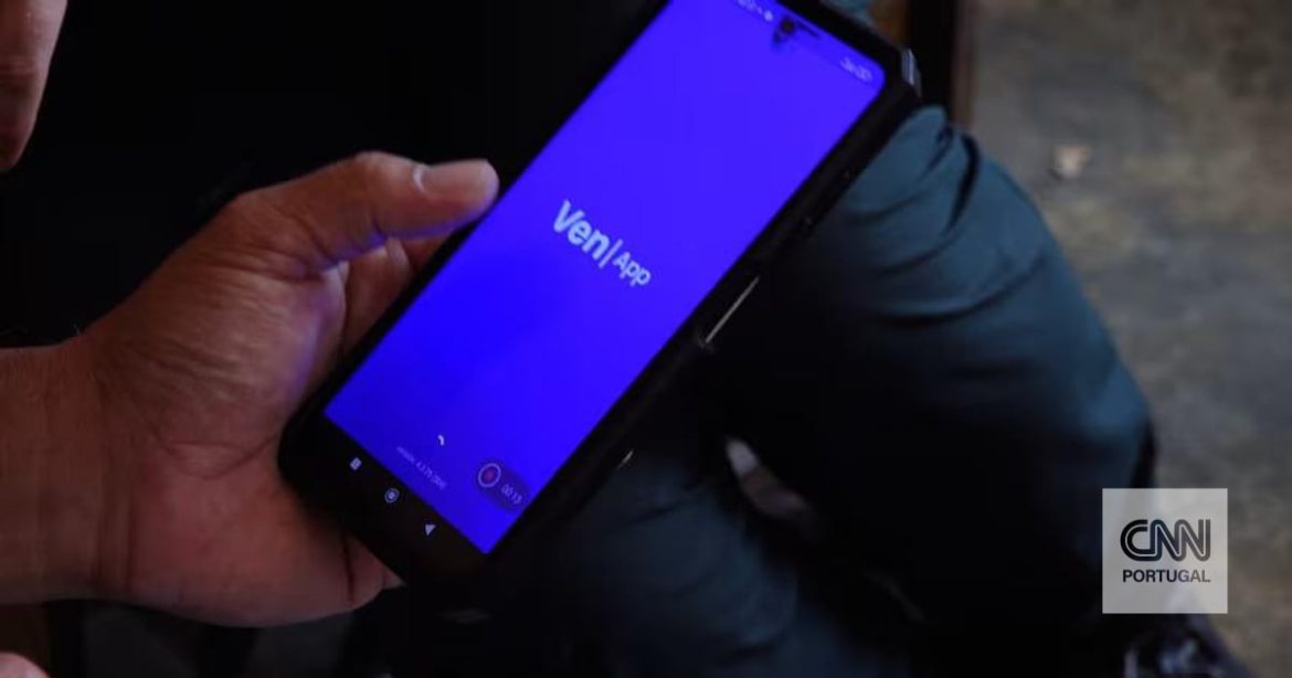 Afraid of US action, Maduro encourages Venezuelans to report each other on an app
