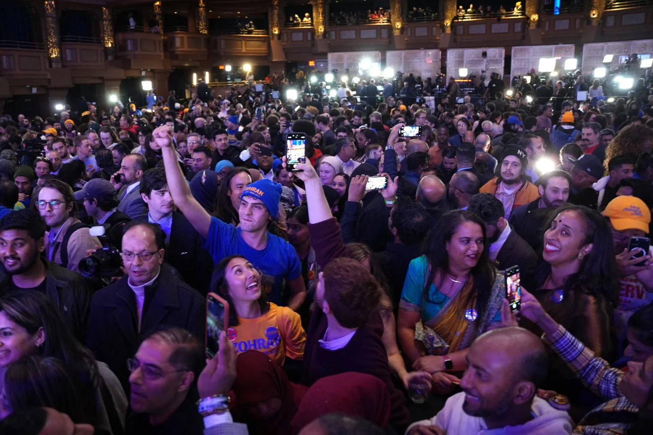 The two days that tarnished Trump's aura of absolute power