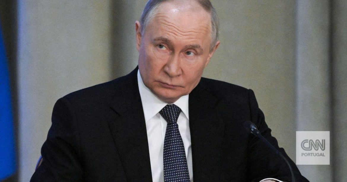 Putin extends persecution even to those who are in favor of war
