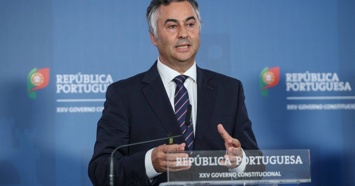 Teachers: Government extends extraordinary competition and increases vacancies in some subjects
