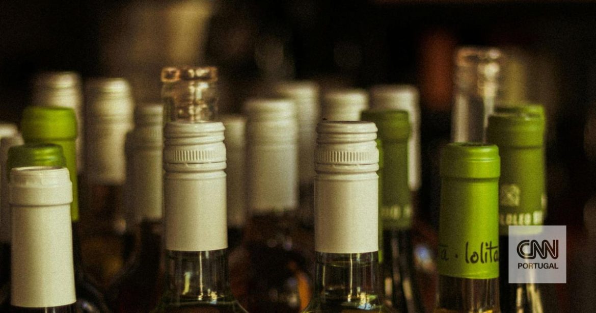 Goodbye French and Italians: Russians forced to drink their own wine because of sanctions
