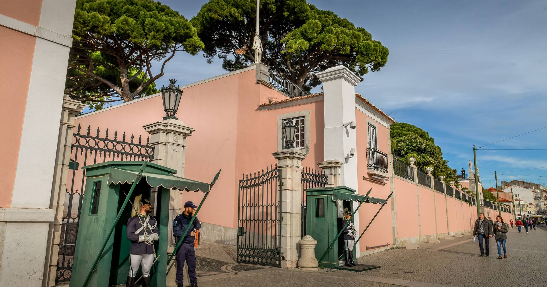 Two months before the presidential elections, candidates focus on health and changes to labor legislation