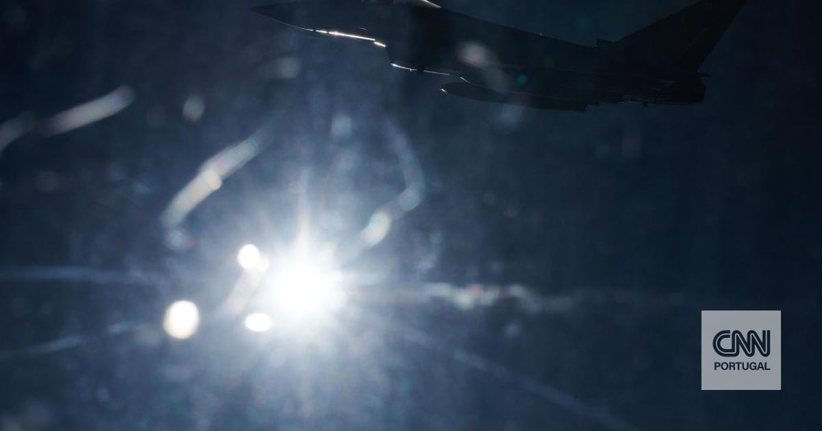 British forces hit by lasers while tracking Russian spy ship