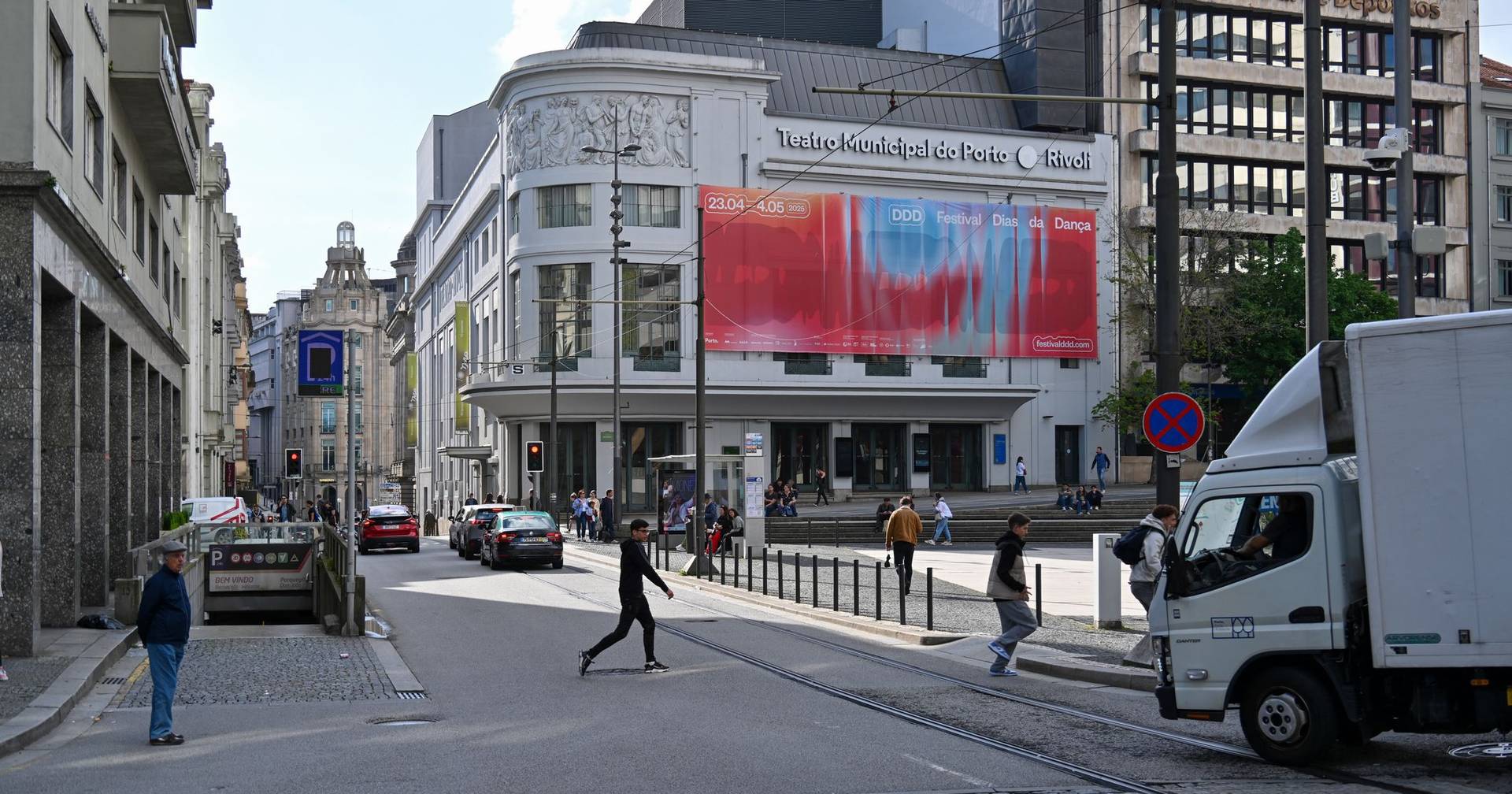 Rua do Bonjardim in Porto voted the third coolest in the world