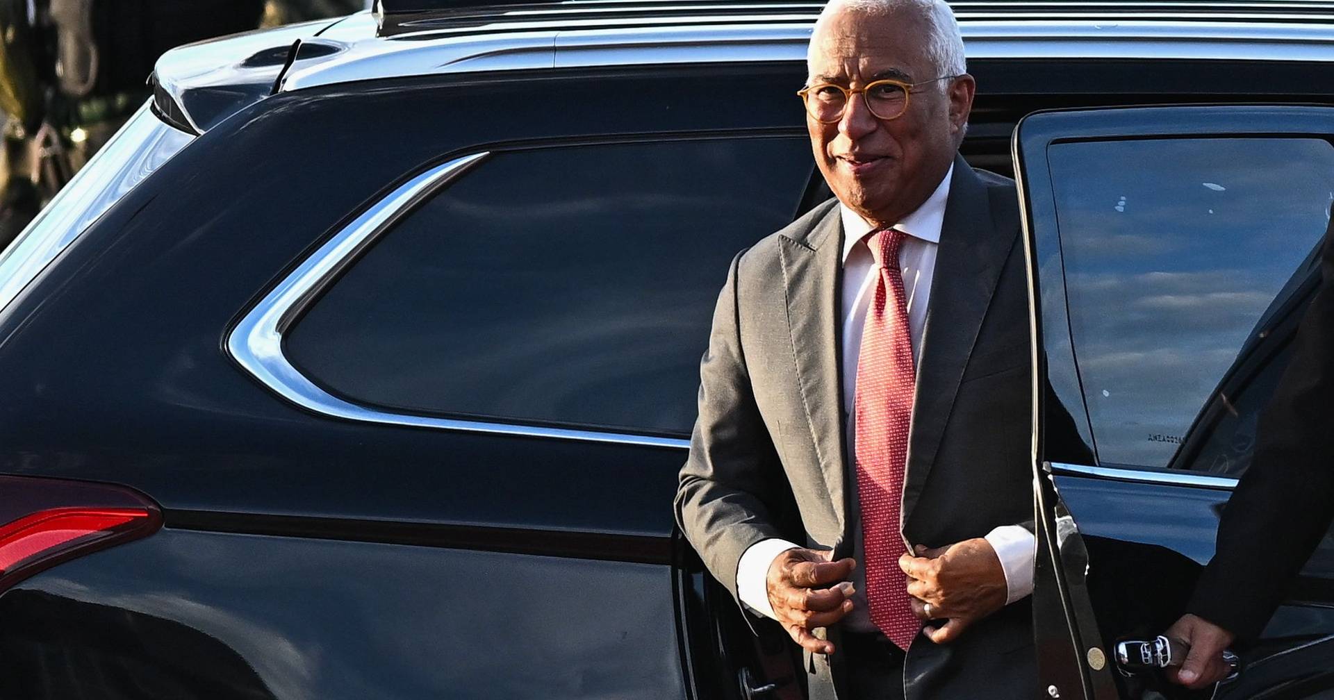 PGR admits not having informed the STJ of seven wiretaps