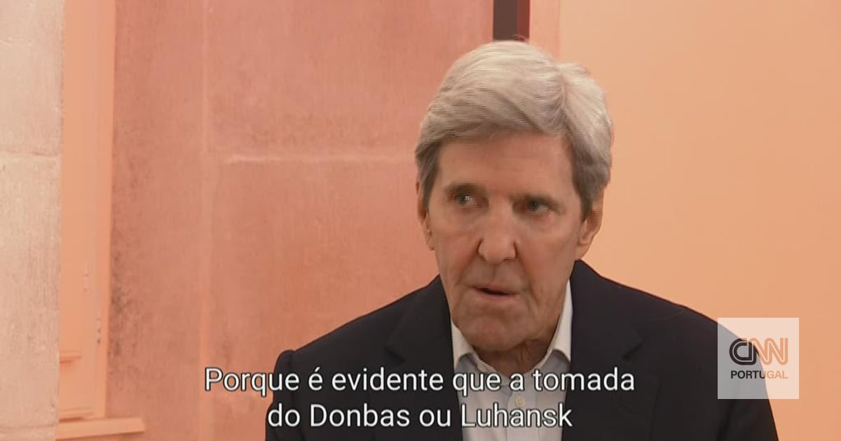 "Both sides are going to have to give up something": John Kerry argues that "a real effort must be made in the coming days" for peace