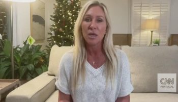 00:55 Former Trump ally: “No one is capable of stopping the Washington machine from destroying the USA” 2 min ago