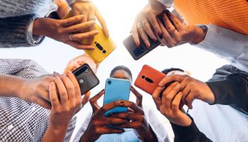 70% of Portuguese people would like to have closer relationships