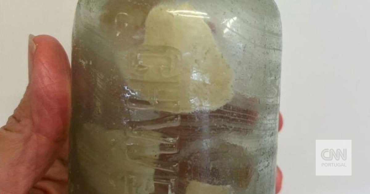 These messages from World War II soldiers were found in a bottle on an Australian beach more than 100 years later