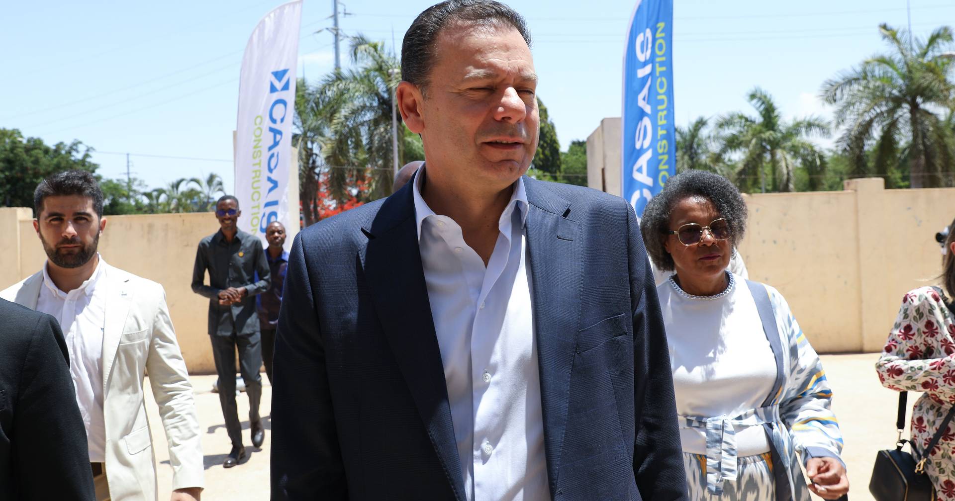 TAP: PM says that "PS misses" Pinto Luz, who will "gladly" go to parliament