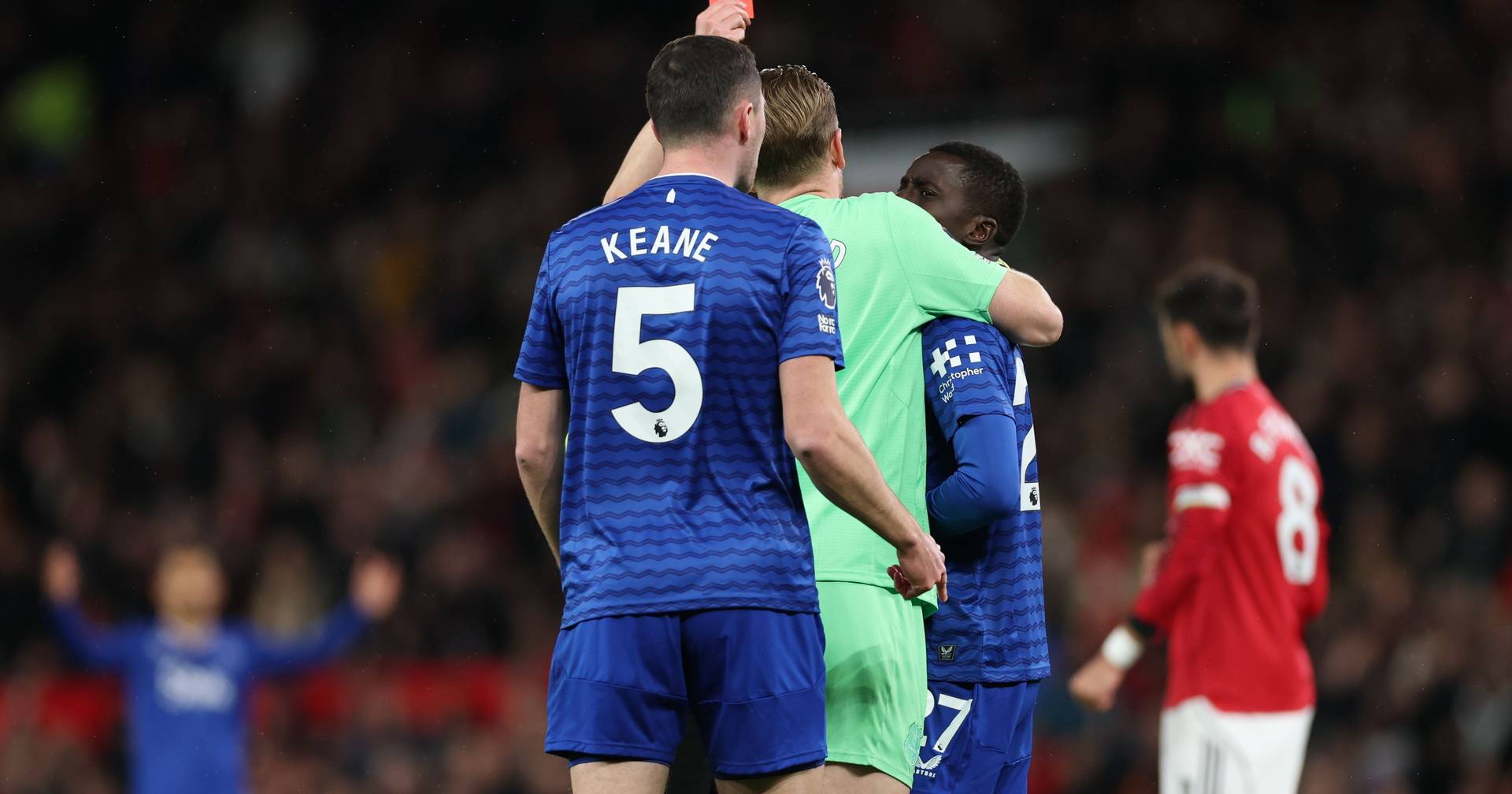 Everton player sent off for attacking teammate, not unique case in the Premier League