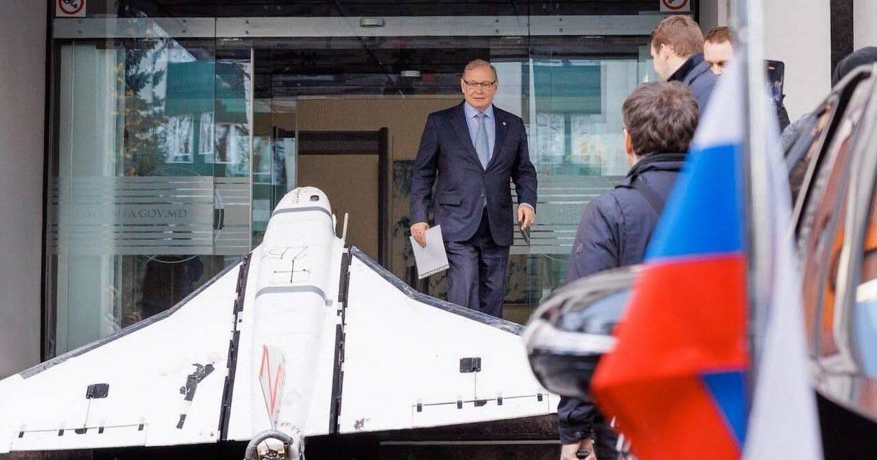 Russian ambassador to Moldova confronted by drone as he leaves the ministry