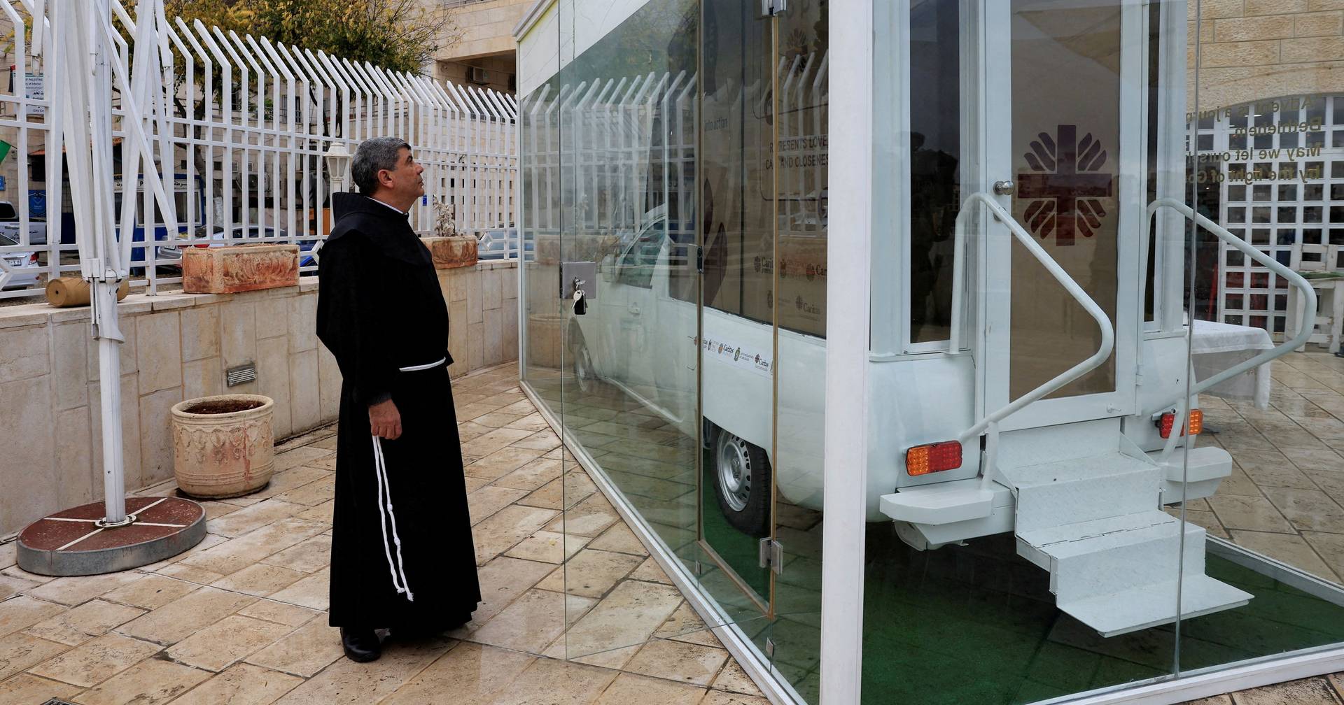 Popemobile turns into traveling clinic: Francisco leaves a legacy of hope for the children of Gaza