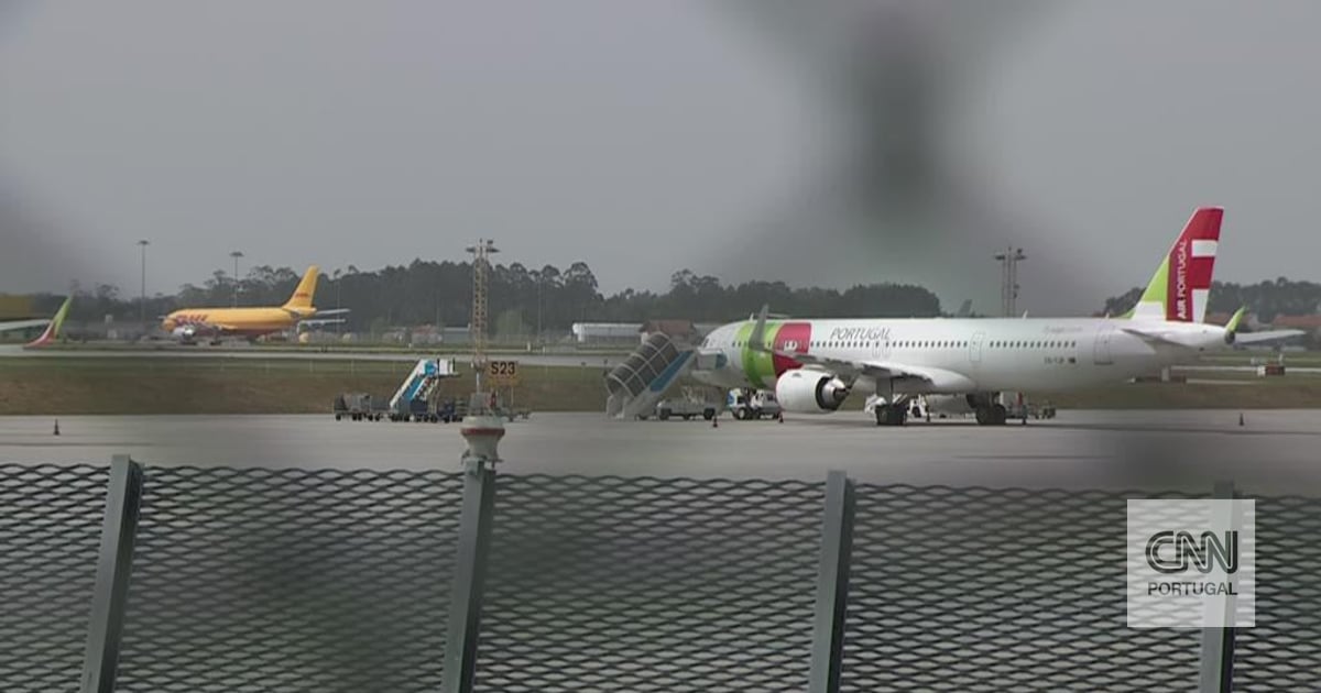 01:27 Airlines around the world begin to return to normal 1h and 34min ago